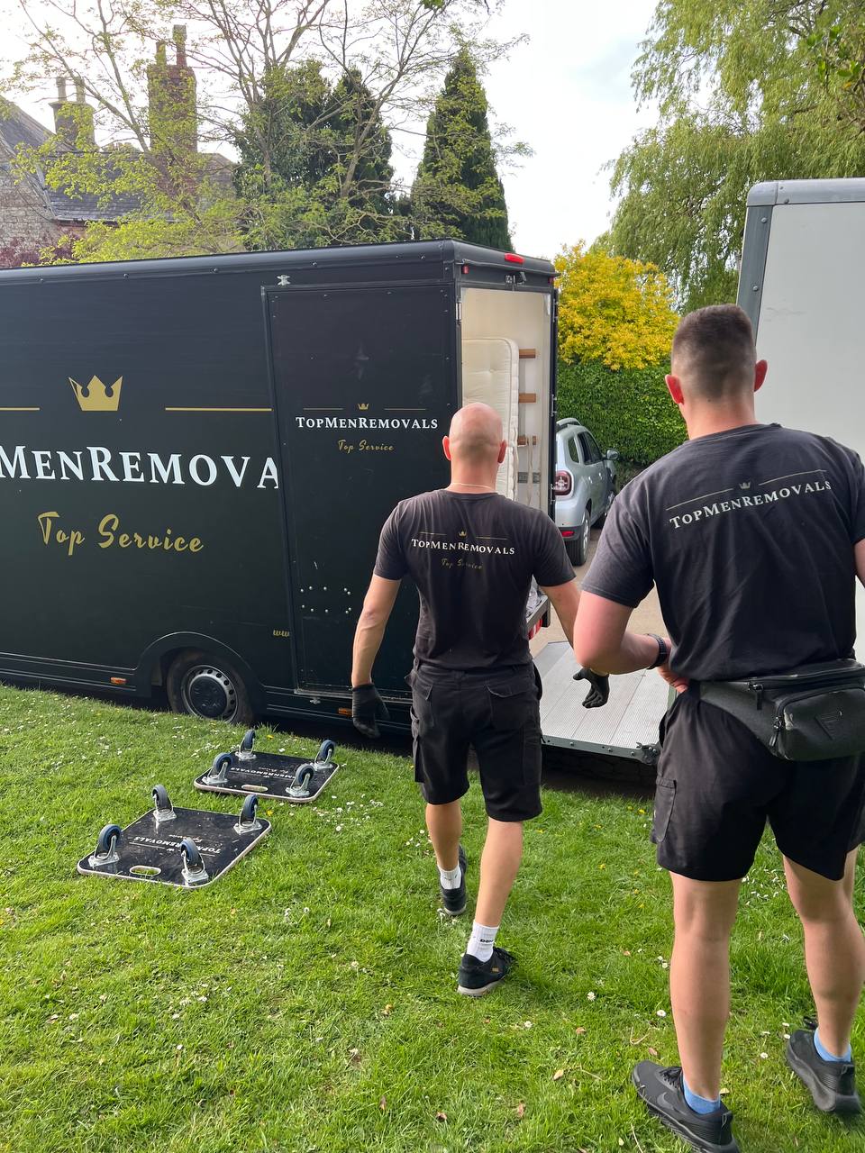 How to Make Your Warwick to Banbury Move Eco-Friendly with Topmen Removals